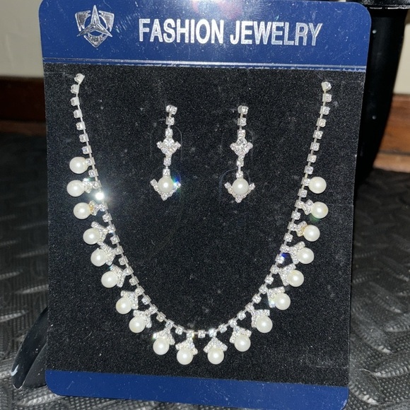 Jewelry - Fashion jewelry diamond and pearl earrings and necklace adjustable chain